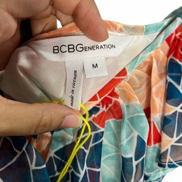 BCBGeneration Dress size Medium Multicolor Geometric Chiffon Light Weight Ruffle - Picture 3 of 12